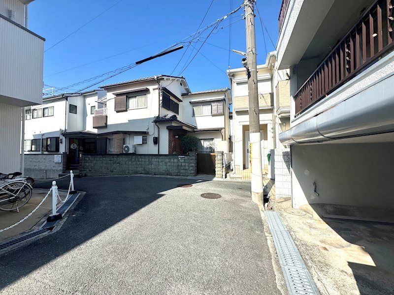 Renovated 3DK House Near Sakurai Station, Minoh City - Thumbnail 2