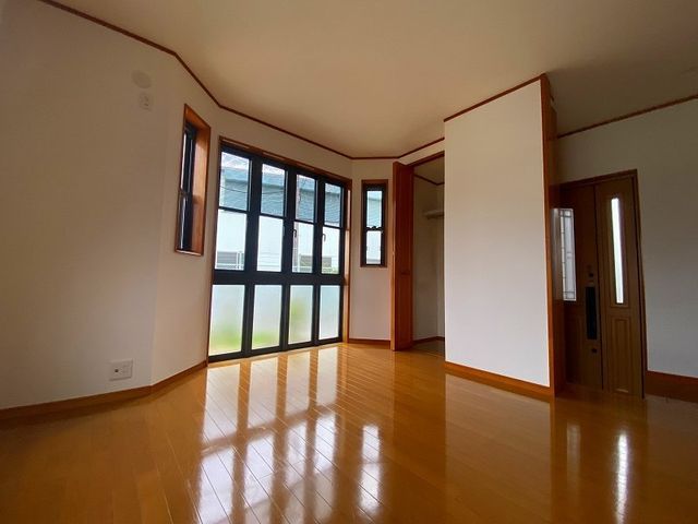 6LDK Detached House for Sale in Harima Town, Hyogo - Thumbnail 2
