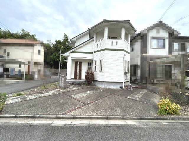 Modern 4LDK House for Sale in Kinokawa City, Wakayama - Image 1