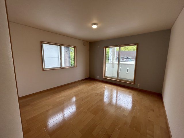 Modern 4LDK House for Sale in Kinokawa City, Wakayama - Thumbnail 3