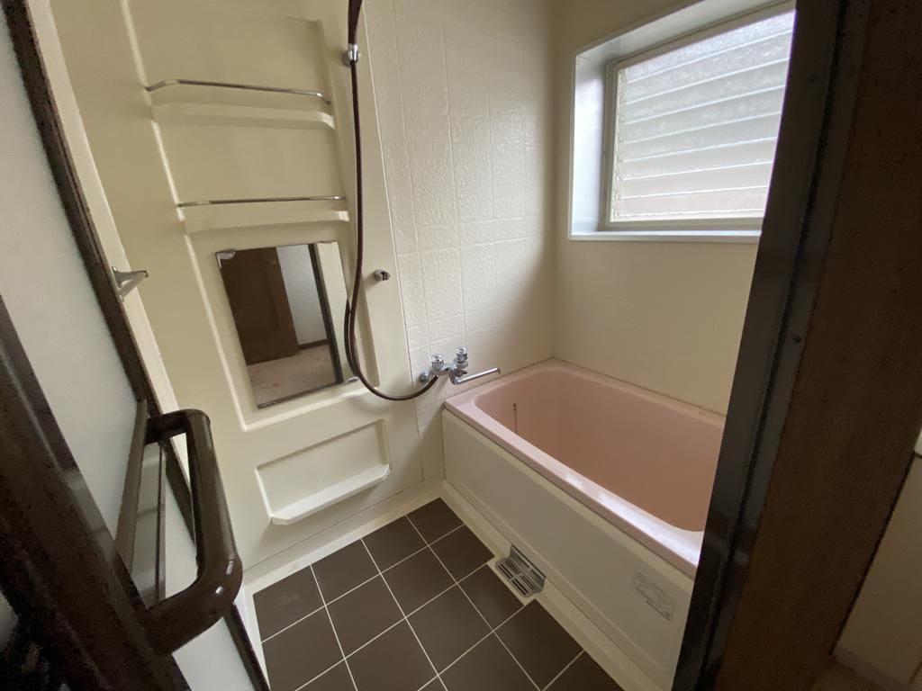 4LDK Detached House for Sale in Aridagawa-cho, Wakayama - Thumbnail 2