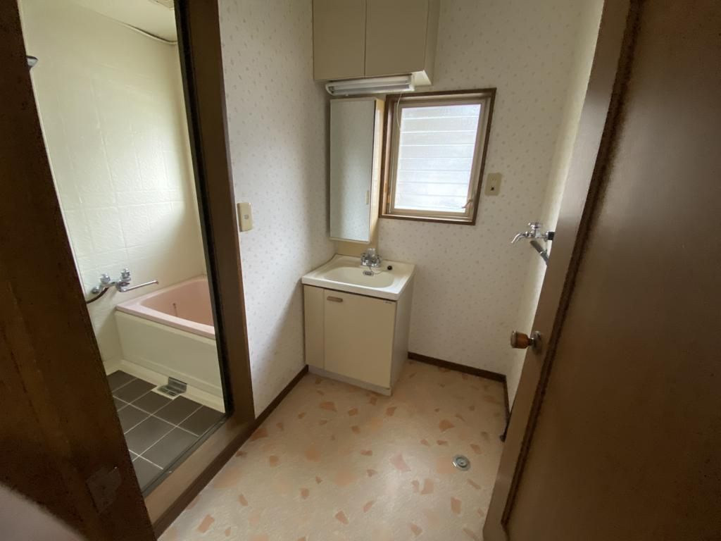 4LDK Detached House for Sale in Aridagawa-cho, Wakayama - Thumbnail 3