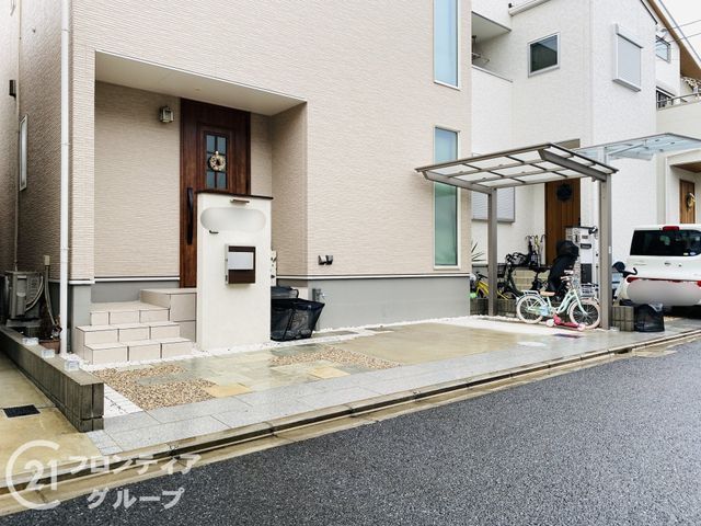 3LDK Detached House for Sale in Moriguchi, Osaka - Thumbnail 2