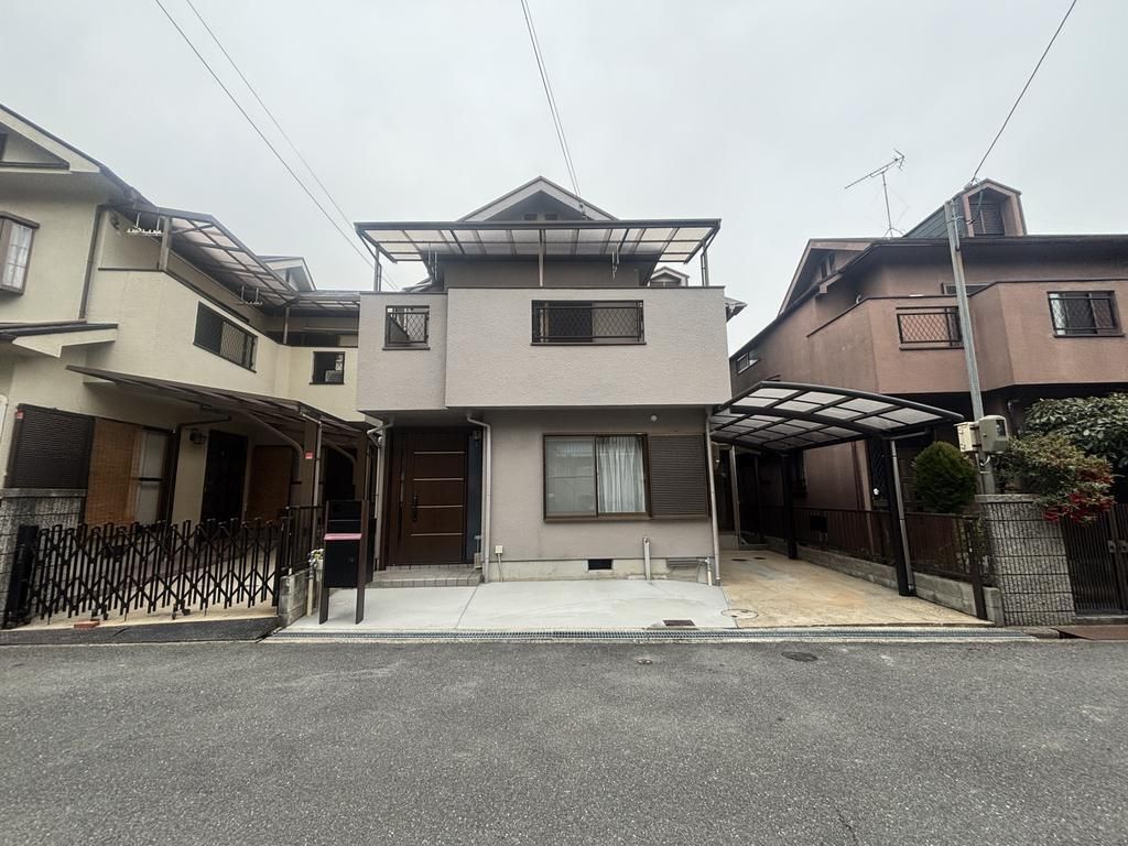 3LDK House for Sale in Hirakata, Osaka - 91.82 sqm - Thumbnail 2