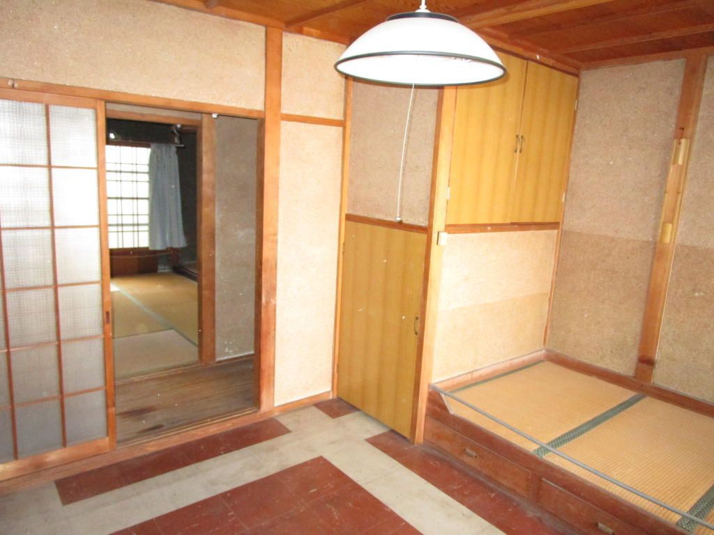 2LDK Terrace House for Sale in Matsubara, Osaka - Near Kawachi-Amami Station - Thumbnail 3