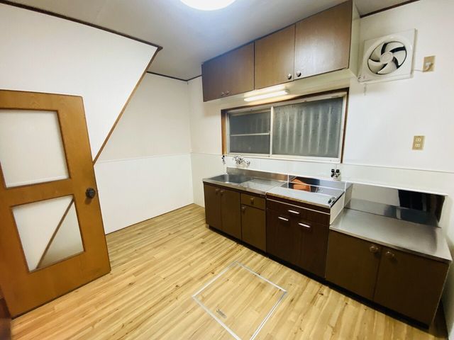 5DK Wooden House for Sale in Kawachinagano, Osaka - Thumbnail 3
