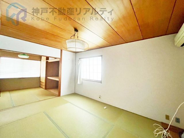 6DK RC House with Sea View in Kobe's Mikageyama - Image 1