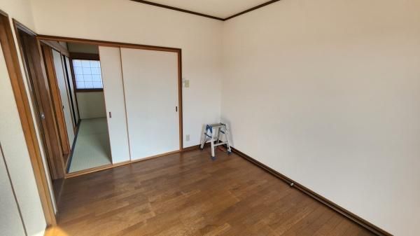 3DK Detached House with Garage for Sale in Higashi-Osaka - Thumbnail 3