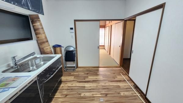 3DK Detached House with Garage for Sale in Higashi-Osaka - Thumbnail 4