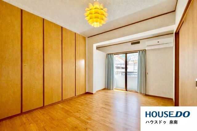 6LDK Reinforced Concrete House for Sale in Hannan City, Osaka - Thumbnail 3