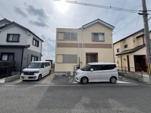 5LDK Detached House with Solar Panels & Garden in Izumi City, Osaka - Thumbnail 2