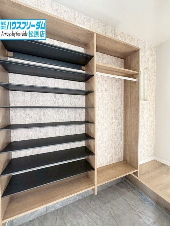 Modern 3LDK House for Sale in Matsubara, Osaka - 2024 Build - Thumbnail 2