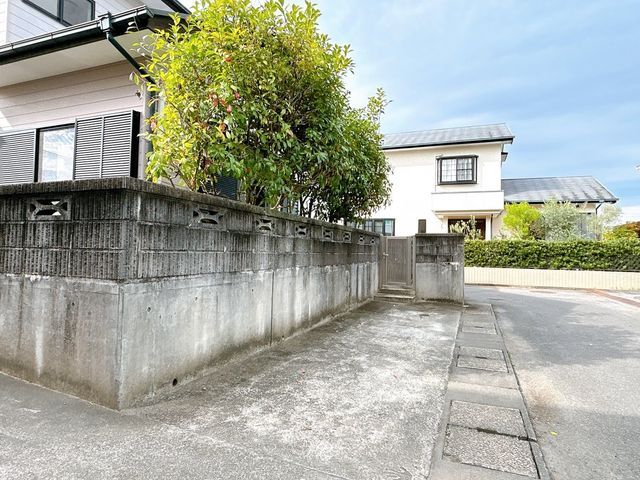 Renovated 4LDK House for Sale in Saiki, Oita - 104.68 sqm - Thumbnail 3