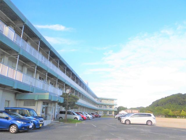 Renovated 4LDK House for Sale in Saiki, Oita - 104.68 sqm - Thumbnail 2