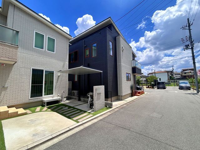 Modern 3LDK House in Neyagawa, Osaka | Built 2020 | Solar Power - Thumbnail 2