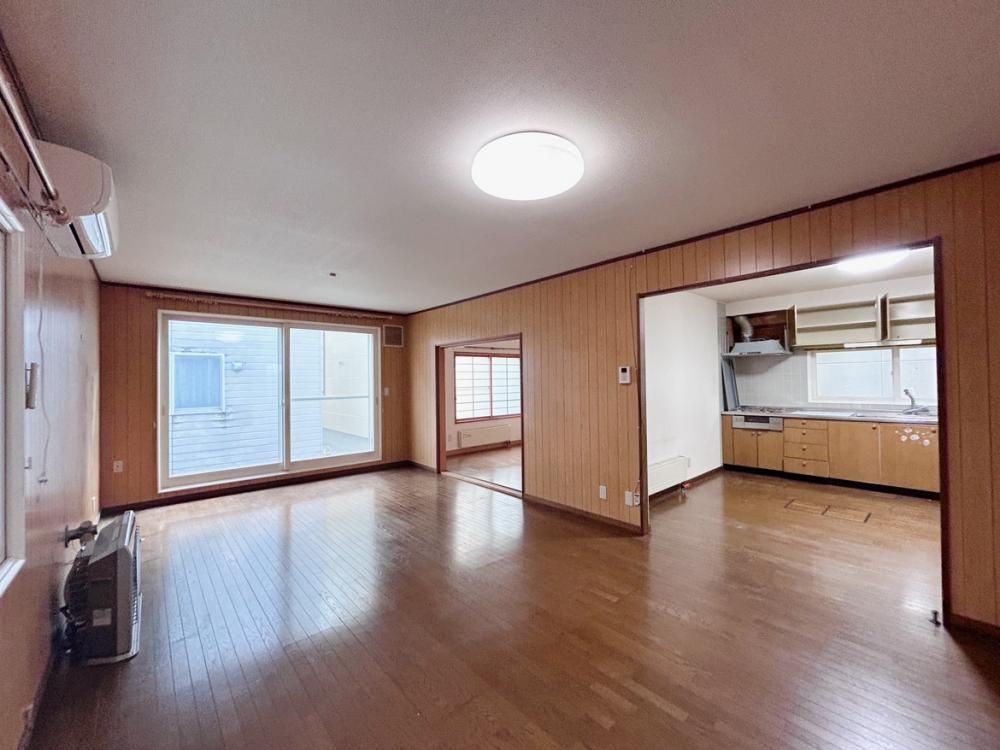 7LDK Detached House for Sale in Asahikawa, Hokkaido - Thumbnail 2
