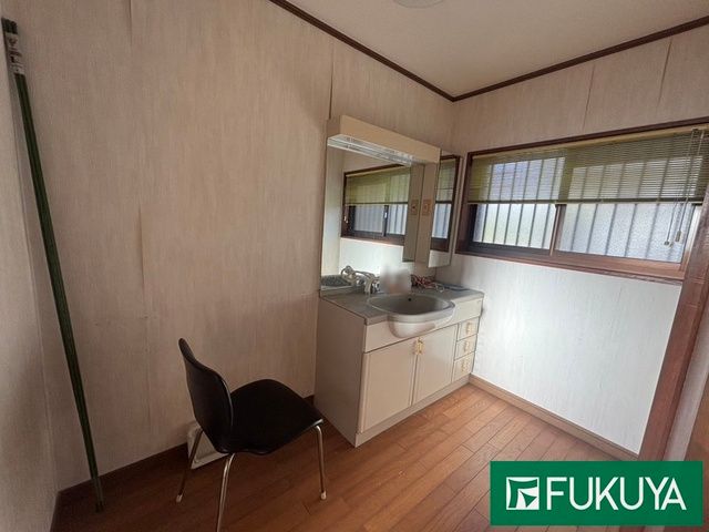 7LDK House for Sale on 581 sqm Land in Sakurai, Nara - Thumbnail 4