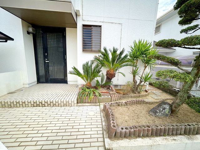 4LDK Detached House with Garden in Kobe Mikatadai | 3150万 Yen - Thumbnail 2