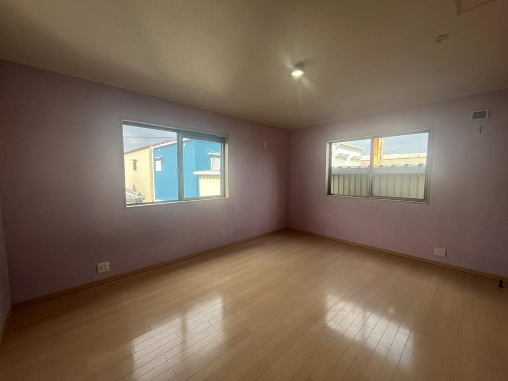 3LDK Wooden House for Sale in Tsurumi Ward, Osaka - Thumbnail 4