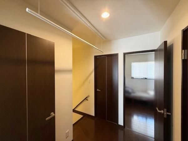 4LDK Detached House with Underfloor Heating near Kono Station, Hirakata - Thumbnail 3