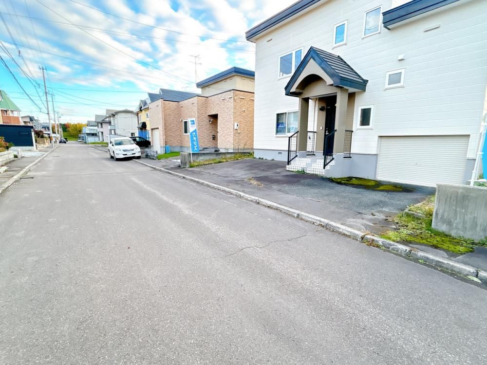 Renovated 3LDK House for Sale Near Midorigaoka Station, Asahikawa - Thumbnail 3