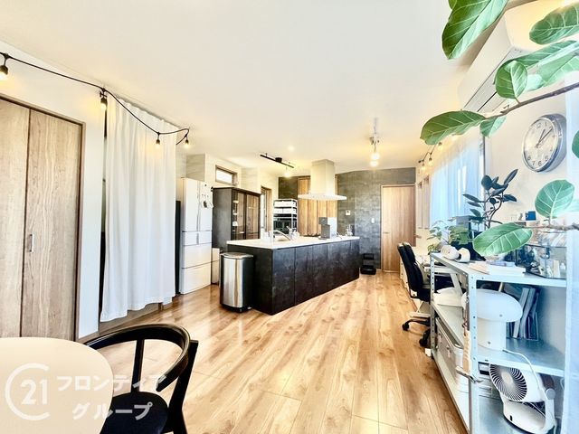 4LDK House for Sale in Kyoto's Katsura Area - 99.94 sqm - Thumbnail 2