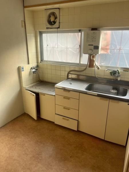 4K Terraced House for Sale near Kawahanaen Station, Higashiosaka - Thumbnail 2