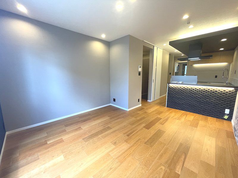Renovated 3LDK House Near Kozanji Station, Hirakata, Osaka - Thumbnail 4