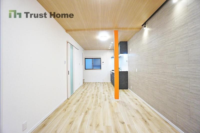 Renovated 3LDK Detached House for Sale Near Muko Station, Osaka - Thumbnail 2