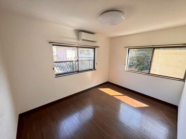 4LDK Detached House in Oita City with Sunroom and Recent Renovations - Thumbnail 4