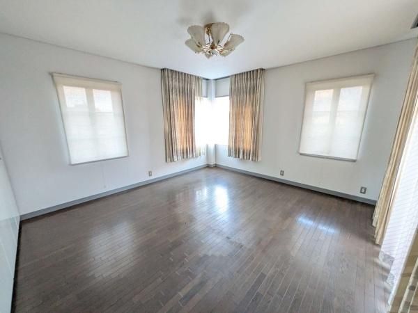 6SLDK Family House for Sale in Neyagawa, Osaka - Thumbnail 4