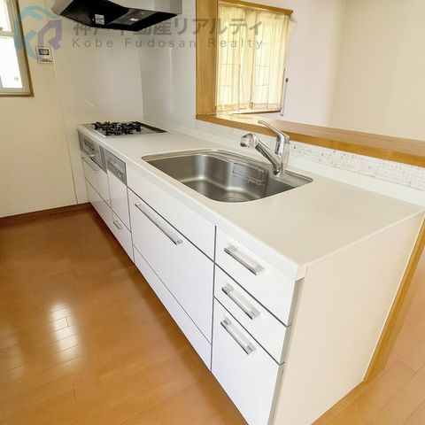 4LDK Detached House for Sale in Akashi, Hyogo - 12 Min Walk to Station - Thumbnail 3