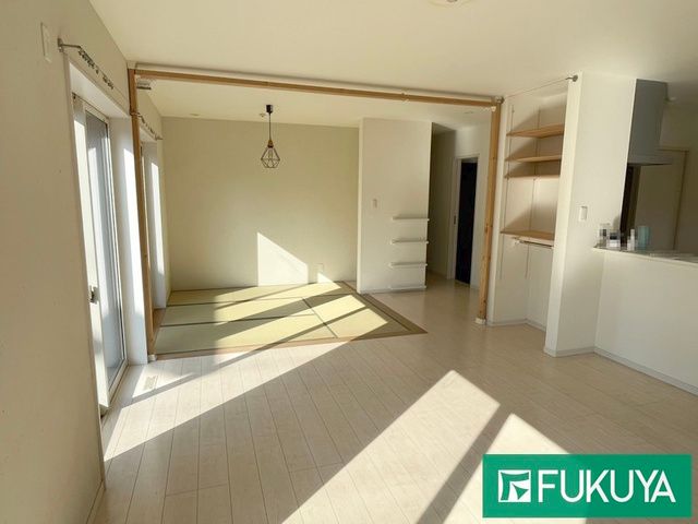 4LDK Detached House for Sale in Kobe Kita Ward, Hyogo - Thumbnail 2