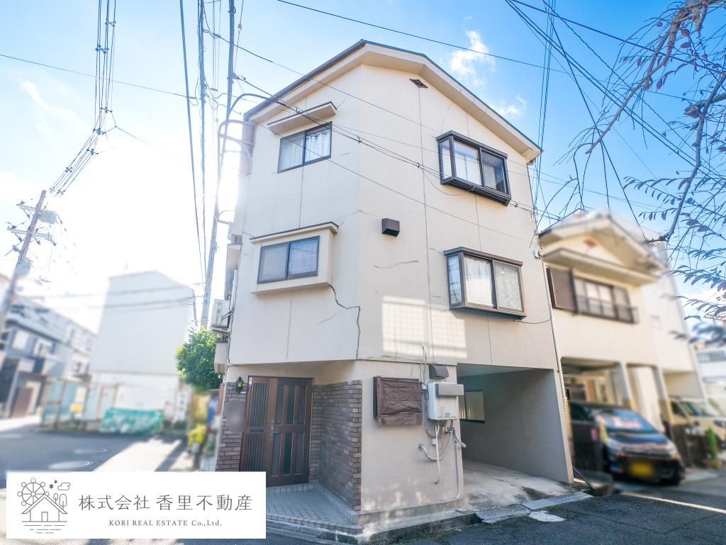 3-Story 4DK Corner Lot House for Sale in Hirakata, Osaka - Thumbnail 3