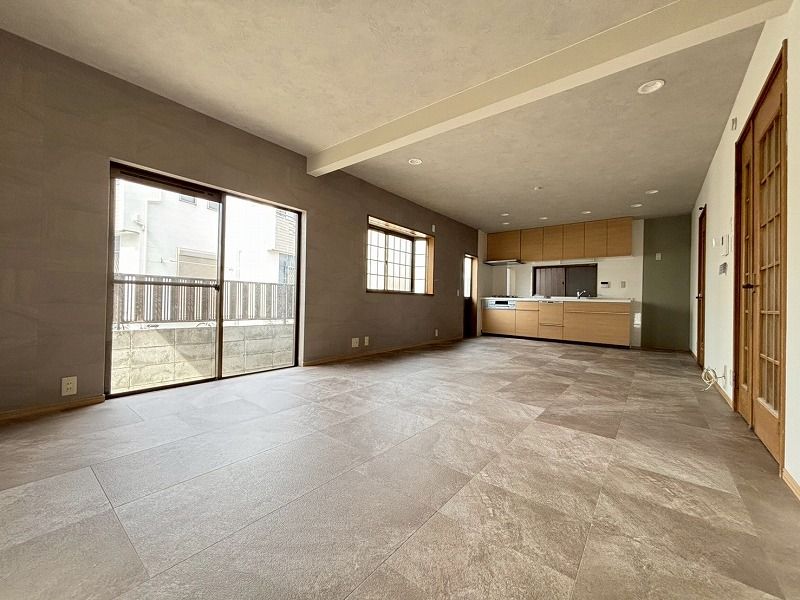 Renovated 4LDK House for Sale in Higashi-Osaka, Osaka - Thumbnail 2