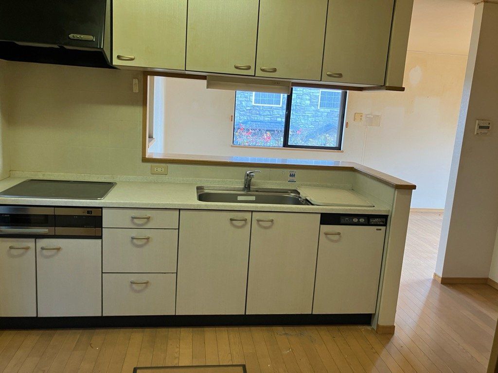 5LDK Detached House for Sale in Shijonawate, Osaka - Thumbnail 2