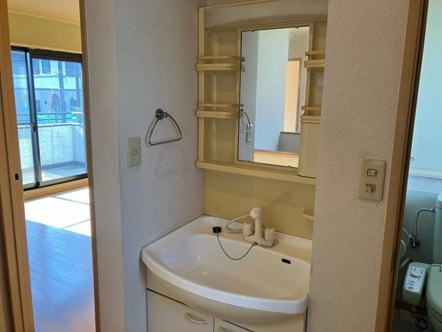 5LDK Detached House for Sale in Shijonawate, Osaka - Thumbnail 4