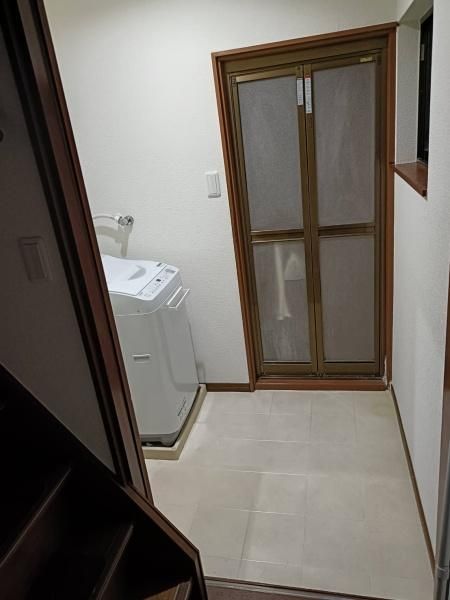 3DK Detached House with Shutter Garage near Higashi-Tengachaya Station - Thumbnail 3