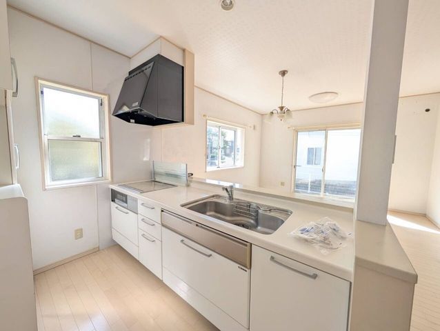 5LDK Family Home for Sale in Hofu, Yamaguchi - 140.5 sqm - Thumbnail 3