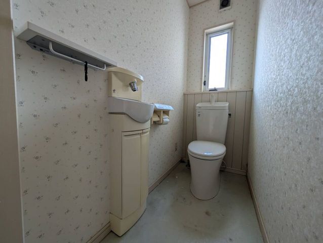5LDK Family Home for Sale in Hofu, Yamaguchi - 140.5 sqm - Thumbnail 4