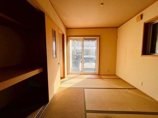 5LDK Two-Generation House for Sale in Izumiotsu, Osaka - Thumbnail 3
