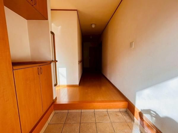 5LDK Two-Generation House for Sale in Izumiotsu, Osaka - Thumbnail 4