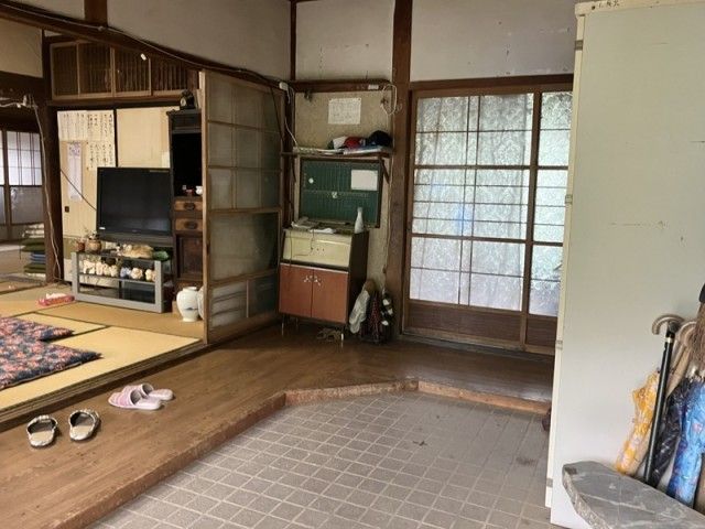 Spacious 7DK House in Chikuhoku Village with Large Land - Thumbnail 3