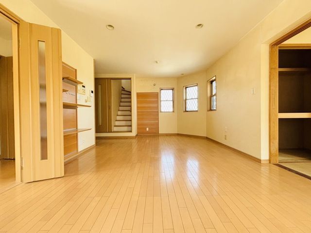 4LDK Detached House for Sale in Kyotanabe City, Kyoto - Thumbnail 2