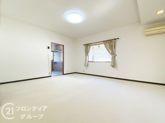 4LDK House with Large Garden in Kobe Tarumi Ward, Hyogo - Thumbnail 3