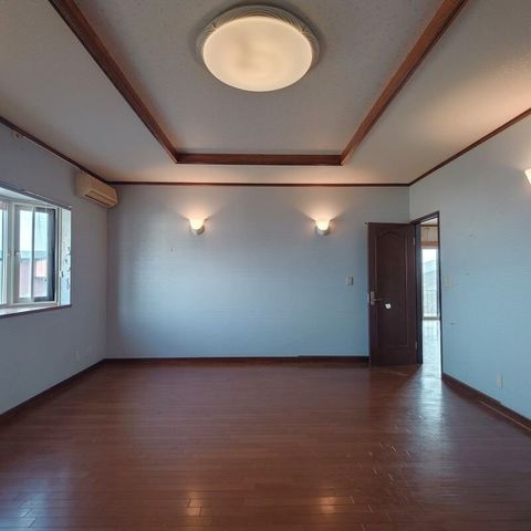 8LDK House with Private Onsen and Shop in Shiraoi, Hokkaido - Thumbnail 4