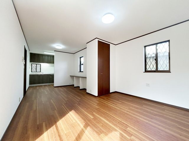 Renovated 3LDK Detached House for Sale in Higashiosaka, Osaka - Thumbnail 3