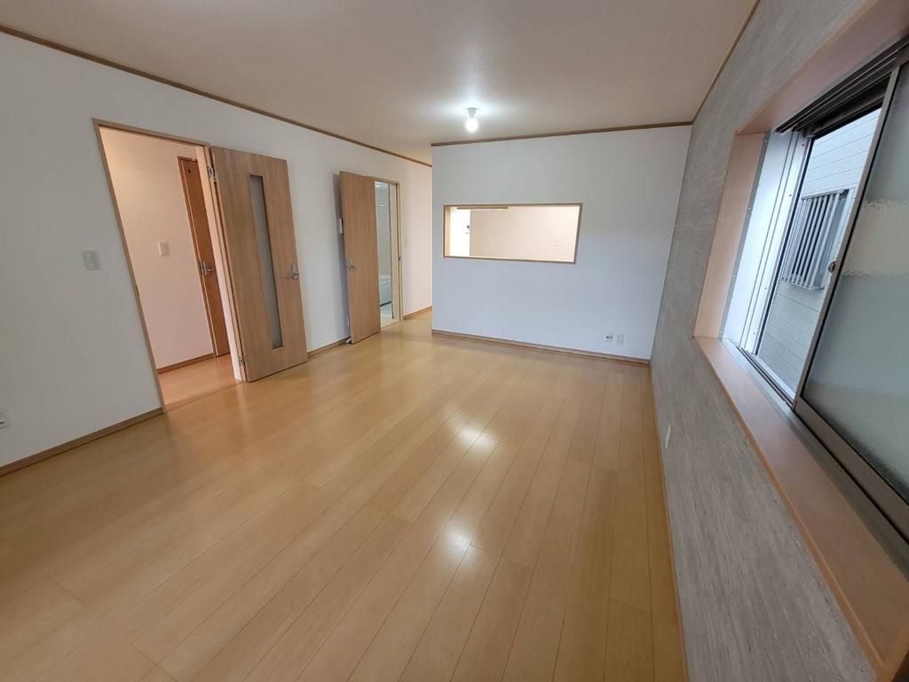 4LDK Detached House for Sale in Higashiosaka, Osaka - Thumbnail 2
