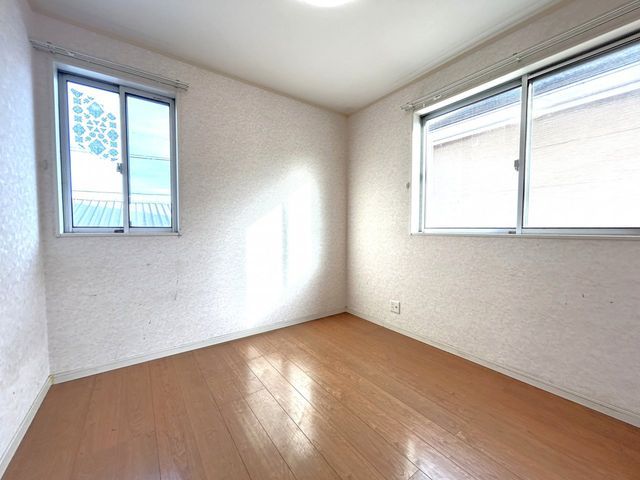 3SLDK Renovated House in Yokkaichi with Parking - Thumbnail 3