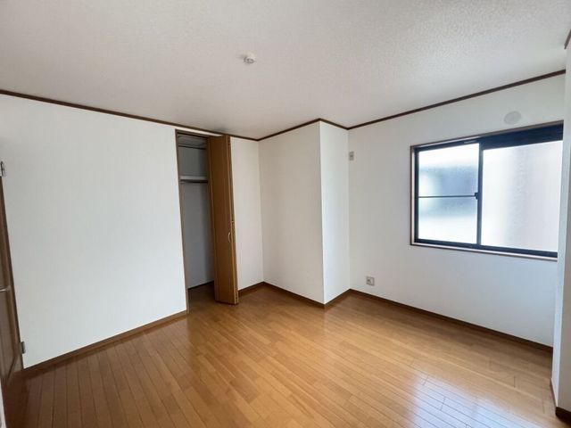 3LDK Steel House for Sale in Moriguchi, Osaka - All-Electric & Vacant - Thumbnail 2